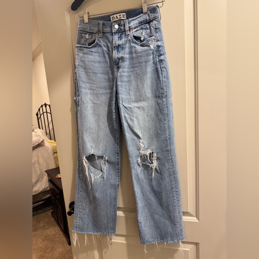Daze Women's Light Blue Distressed Jeans 25